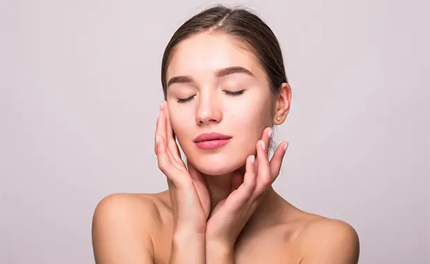 model posing with eyes closed 